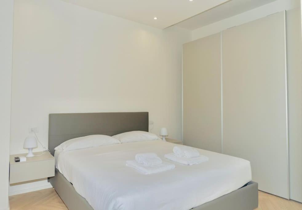 Sky View -Porta Nuova- Appartamento 2 Con Balcone Milano Eksteriør bilde